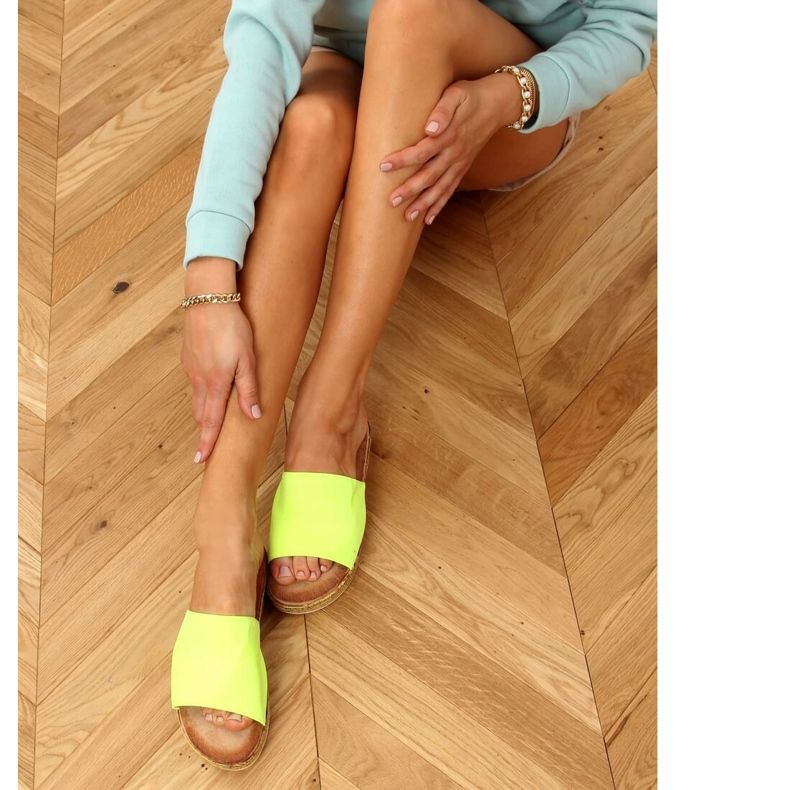 Chinelos amarelos feminino 38846 amarelo fluorescente 1