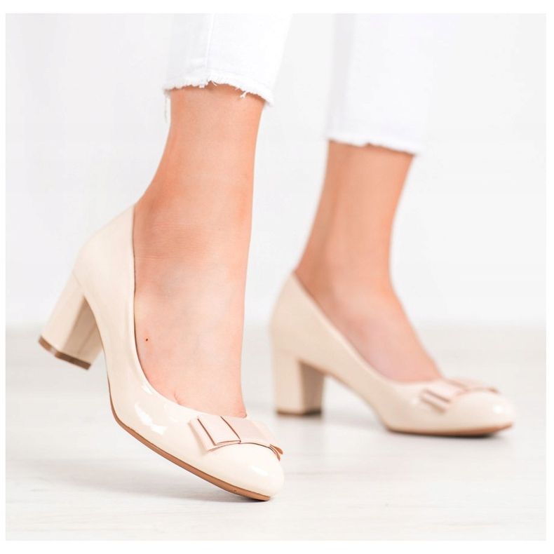 Weide Bombas lacadas bege 2