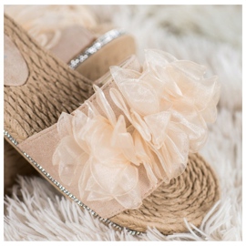 Small Swan Chinelos Com Ornamento bege 1