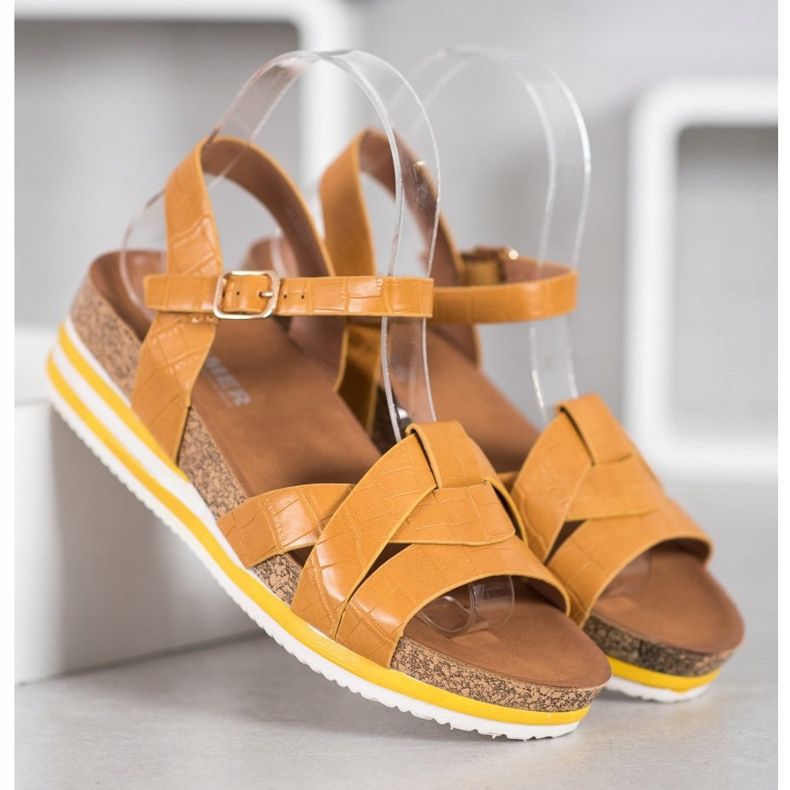 Comer Sandálias amarelas com couro ecológico amarelo 2
