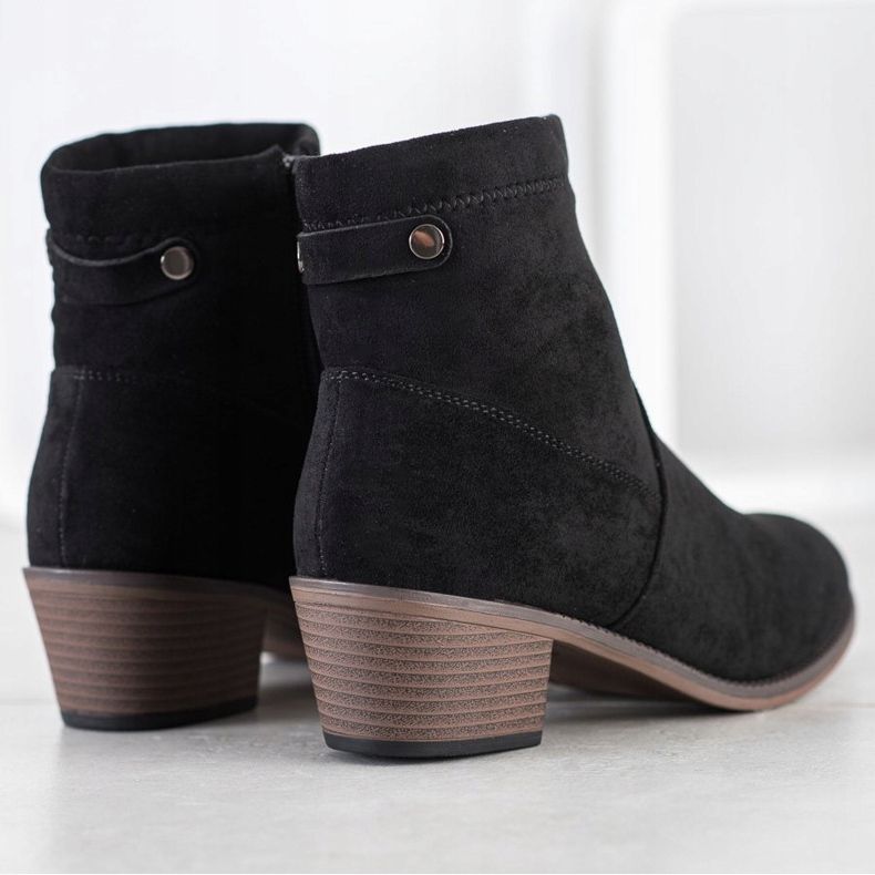 Camo Botas casuais em uma postagem preto 1