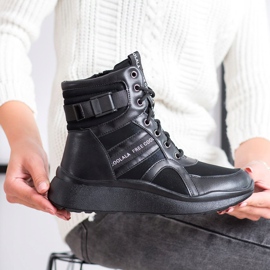 SHELOVET Botas esportivas isoladas preto 2