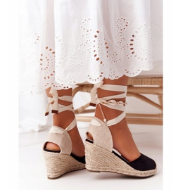 PG1 Sandálias pretas Nelly amarradas em cunha com tranças bege preto 1