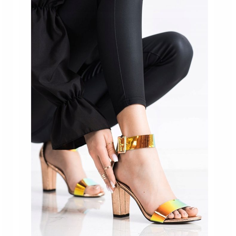 Goodin Sandálias em barra com efeito holo dourado 2