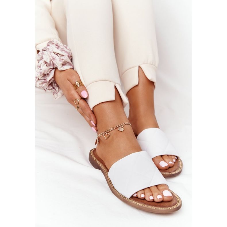 Chinelos de couro com acolchoado Nicole 2650 branco 1