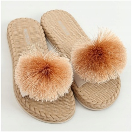 Chinelos bege com um pompom S-410 Beige 1