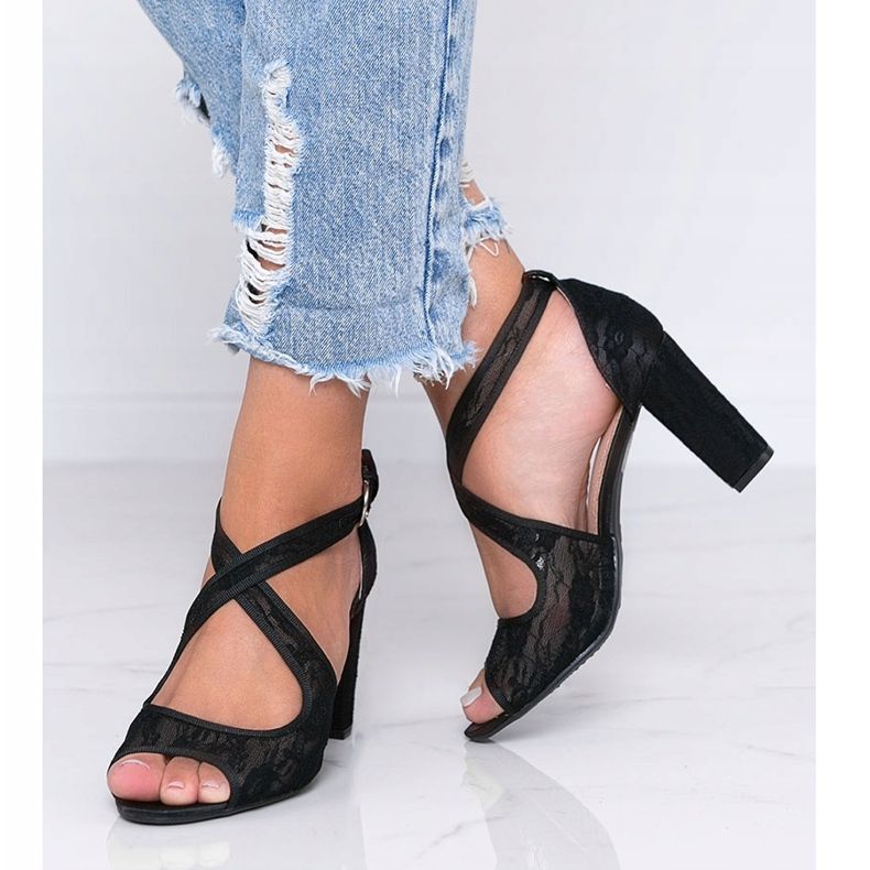 Sandálias de renda preta no poste Beth preto 1