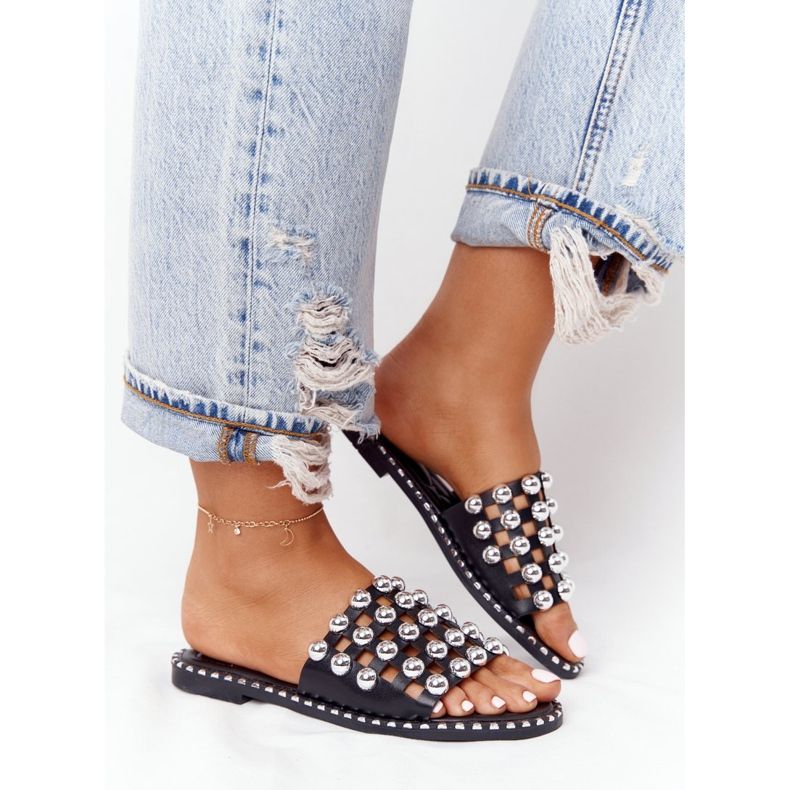 PS1 Chinelos de couro perfurado com strass preto Alana 2