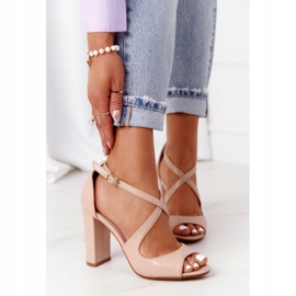 PG1 Sandálias Nude Elegantes Jemma em um bar bege rosa 2