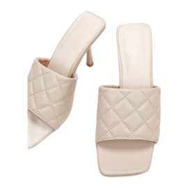 Vices Vícios CIC-3-97-damasco bege 1 Vices Vícios CIC-3-97-damasco bege 1