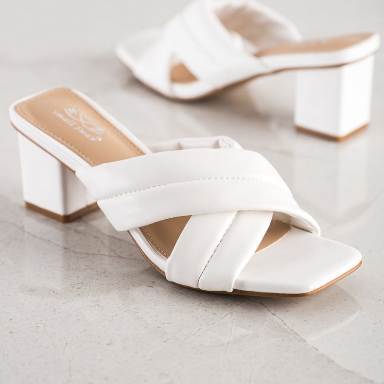 Small Swan Chinelos elegantes de couro ecológico branco 1