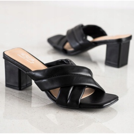 Small Swan Chinelos elegantes de couro ecológico preto 1