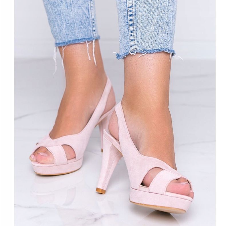 Sandálias rosa no salto agulha Big Girl 1