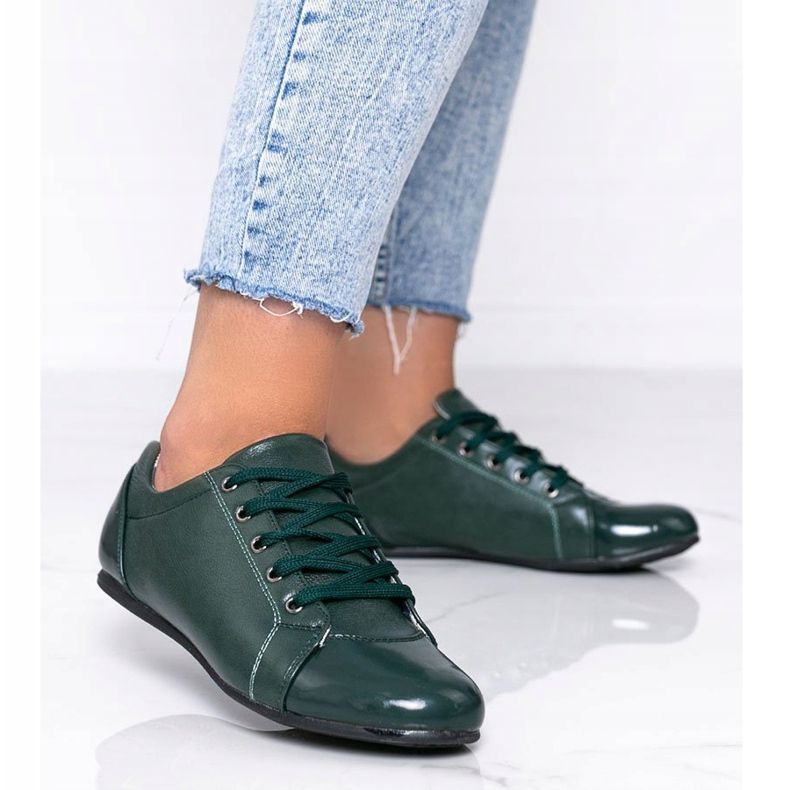 Sapatos verdes com bico envernizado da Parady 1