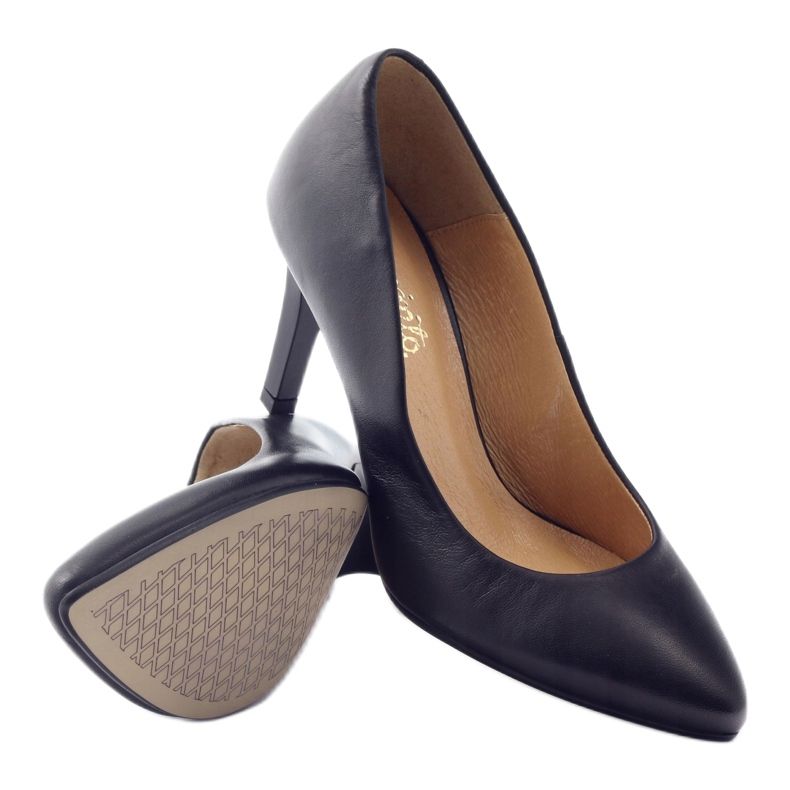 Espinto Bombas em um pino preto 3