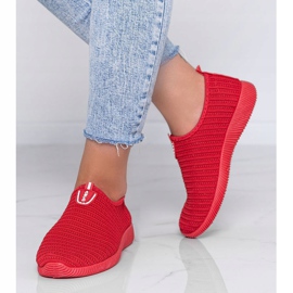 Tênis esportivos vermelhos "Faça" 1