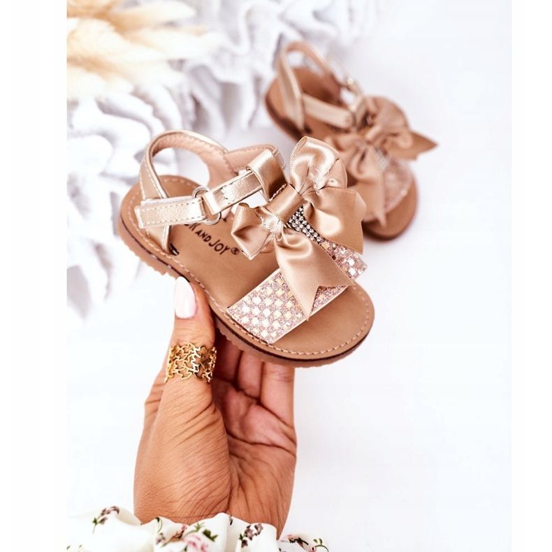 FR1 Sandálias infantis com laço dourado Beebee 2