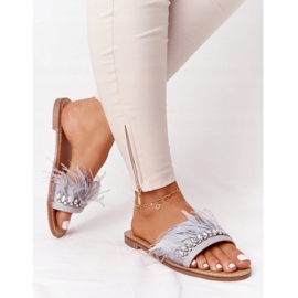 Chinelos Com Penas Lu Boo Cinza 2 Chinelos Com Penas Lu Boo Cinza 2