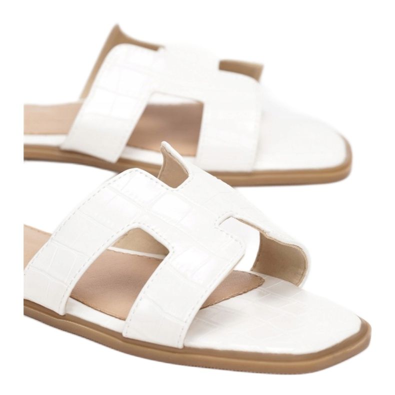 Vices Vícios F27-71-branco 1 Vices Vícios F27-71-branco 1