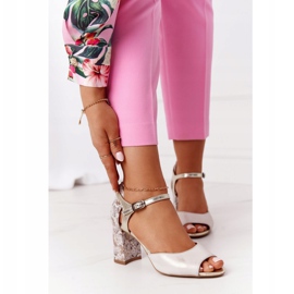 Sandálias de couro em um bar Maciejka 04956-25 Golden bege 2