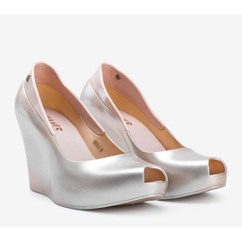 Meliski dourado na cunha de Dina 1