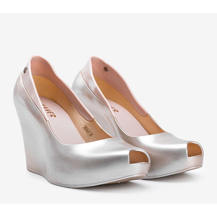 Meliski dourado na cunha de Dina 1