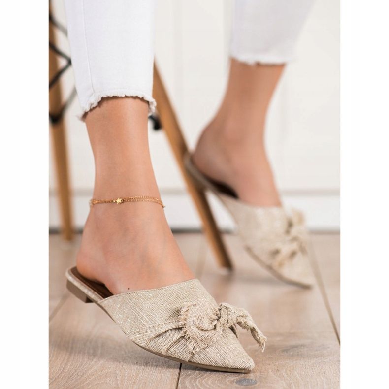 SHELOVET Chinelos elegantes em spitz bege 1