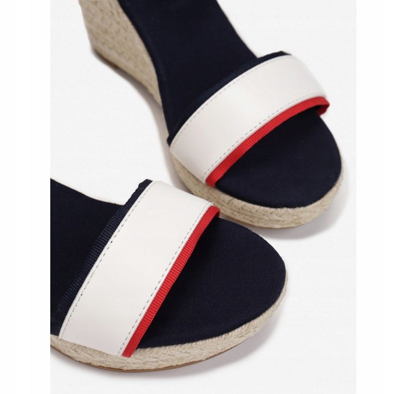 Vices Vícios FL51-71-branco 1 Vices Vícios FL51-71-branco 1