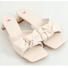 Chinelos com salto de marca bege T388P Beige 1 Chinelos com salto de marca bege T388P Beige 1