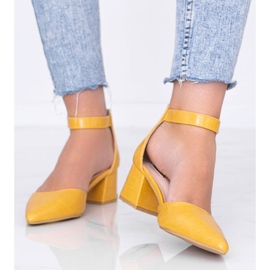 Mustard vai para um quarteirão de Lindsey amarelo 1