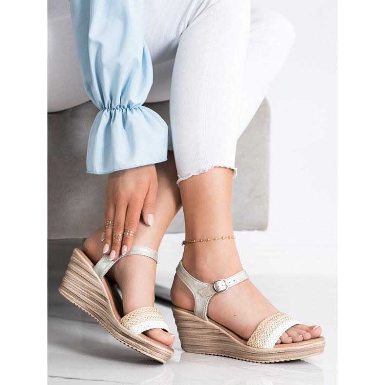 Sea Elves Sandálias casuais de cunha bege branco prata 1