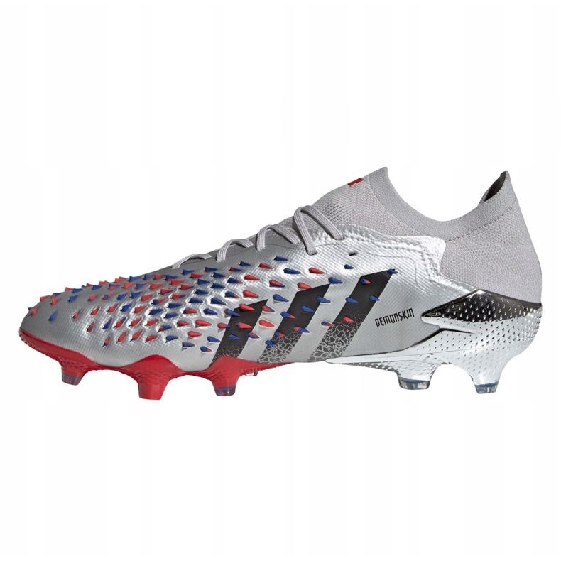 Chuteiras Adidas Predator Freak.1 Low Fg M FY1051 cinza prata 1