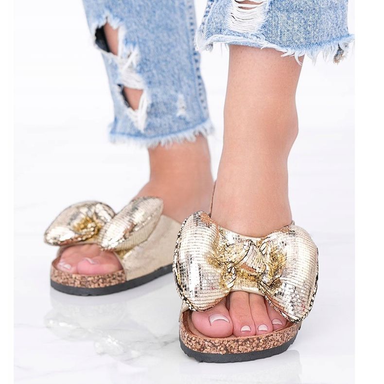 Chinelos dourados com laço Norris 1 Chinelos dourados com laço Norris 1