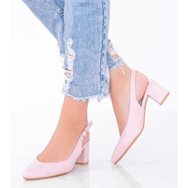 Sapatos bege no posto Petty 1