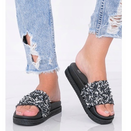 Chinelos pretos com zircônia cúbica Love Bling 1