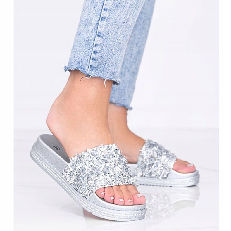 Chinelos prateados com zircônia cúbica Love Bling prata 1