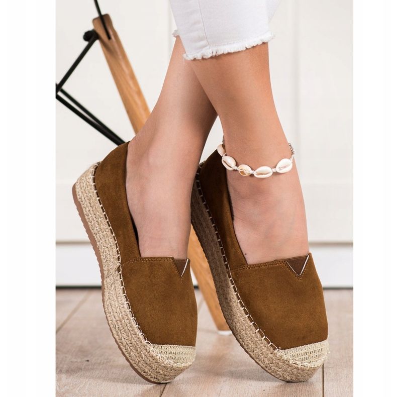 Primavera Alpercatas na plataforma marrom 1