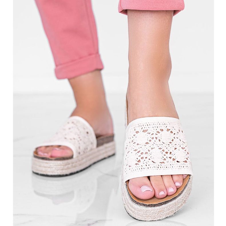 Chinelos de renda bege Glam Shape 1 Chinelos de renda bege Glam Shape 1