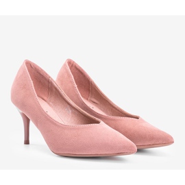 Sapatos rosa em um salto Snaky 1