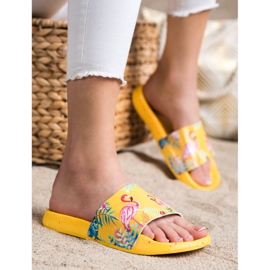 Bona Chinelos elegantes com um flamingo amarelo 1