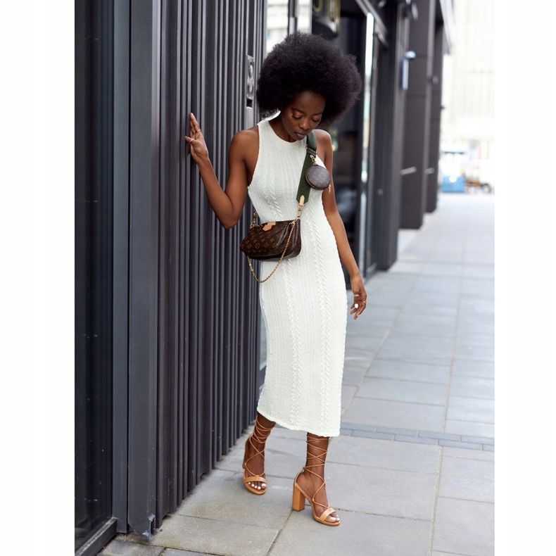 PS1 Sandálias amarradas em um bar de passarela de camelo castanho 1