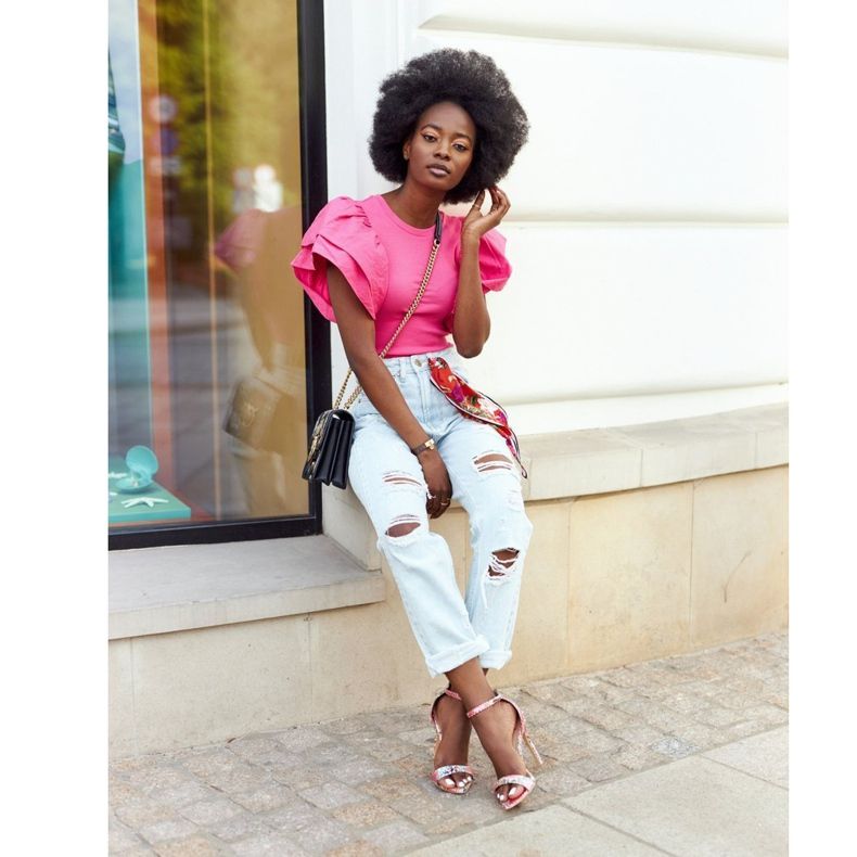 Sandálias de salto alto com padrão de cobra Lu Boo rosa multicolorido 2