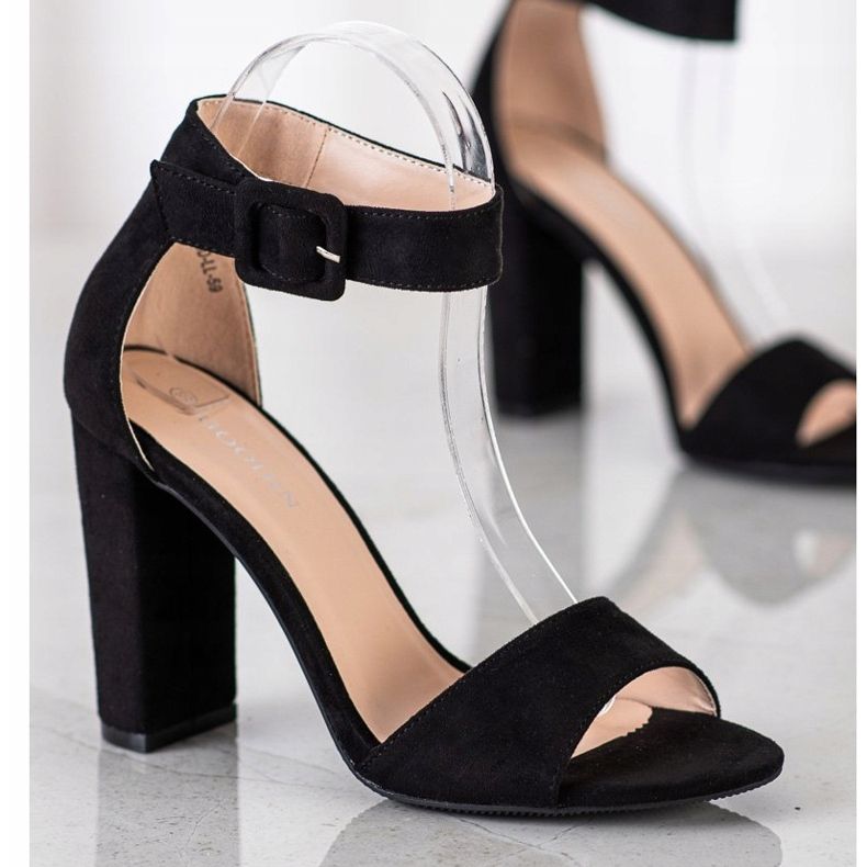 Goodin Sandálias pretas em um poste alto preto 1