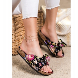 Bona Chinelos com um padrão floral multicolorido 1