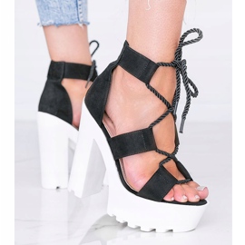 Sandálias pretas em uma plataforma grossa Hera preto 1