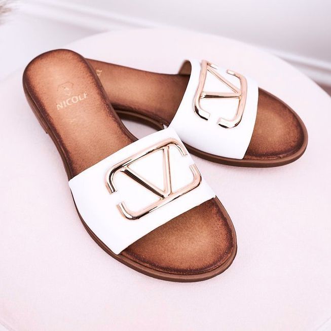 Nicole Chinelos femininos clássicos de couro branco evie dourado 2