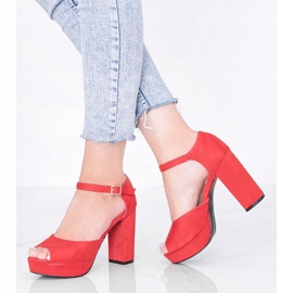 Sandálias vermelhas na plataforma Swing vermelho 1