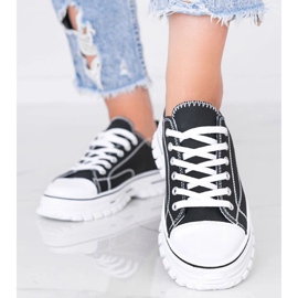 Tênis feminino preto com sola grossa da Geórgia 1