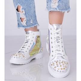 Botas brancas e prateadas transparentes com tachas Lea branco prata 1
