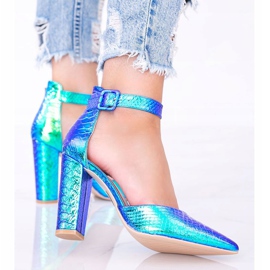 Bombas holográficas azuis no posto Ashley azul 1